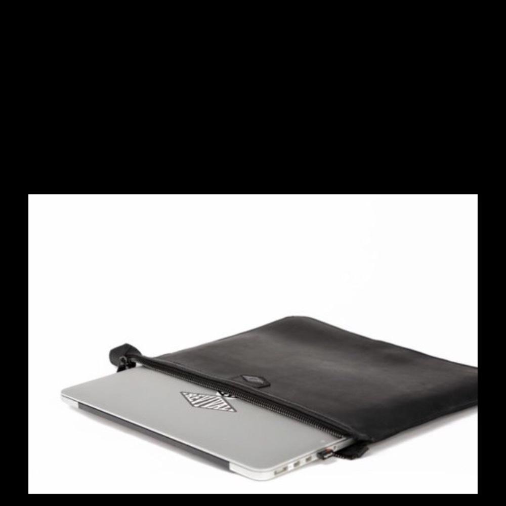 Revival Leather Folder- Laptop Bag